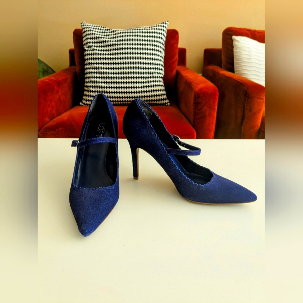 Women's Loft deep blue purple suede Mary Jane style Pump size 8